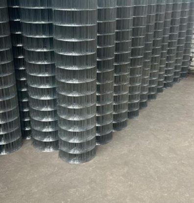 Сетка сварная из оцинкованной проволоки; яч.:100х50; д.:1,5; ширина:1,8м; длина:45м